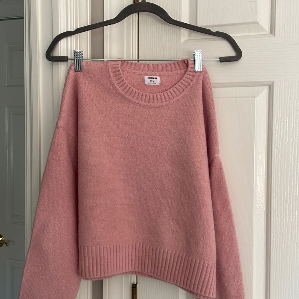 Cotton on size medium, cropped pink sweater
